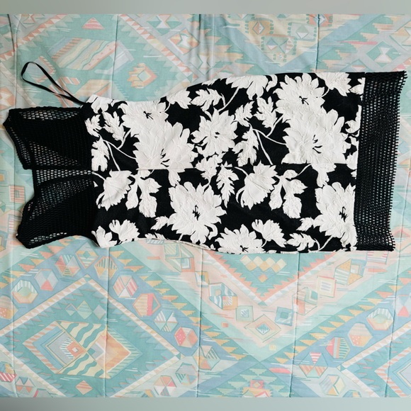 Cache Black and White Floral Knee Length Dress - Picture 3 of 5